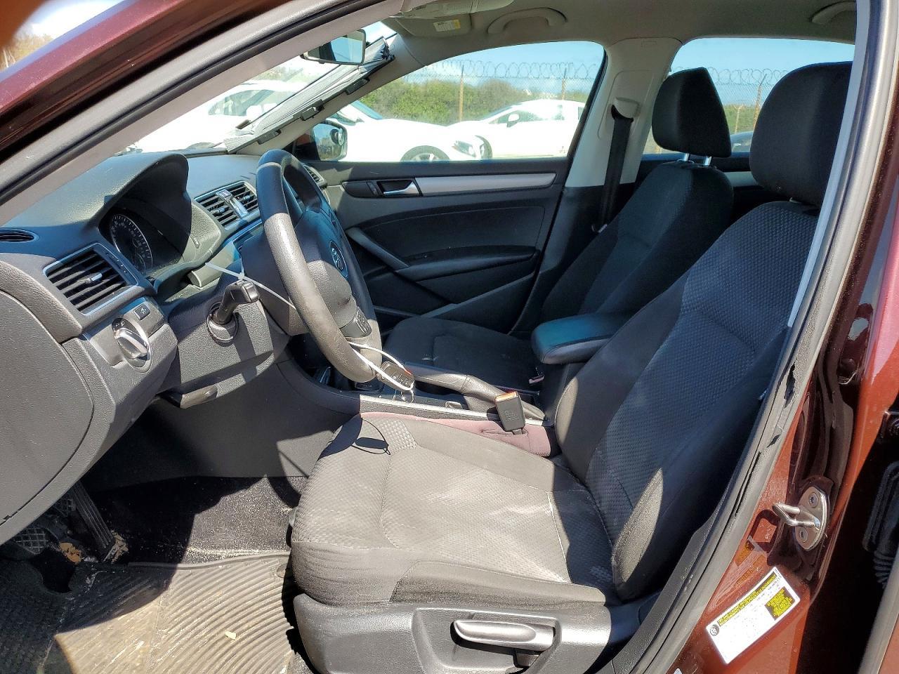 2013 Volkswagen Passat S - Image 7