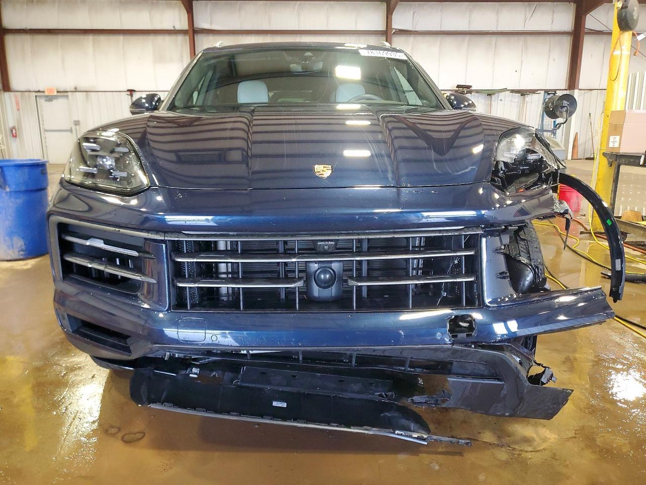 2024 Porsche Cayenne - Image 5