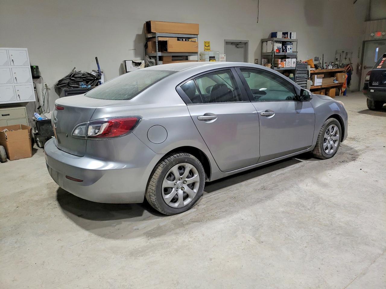 2013 Mazda 3 I - Image 3