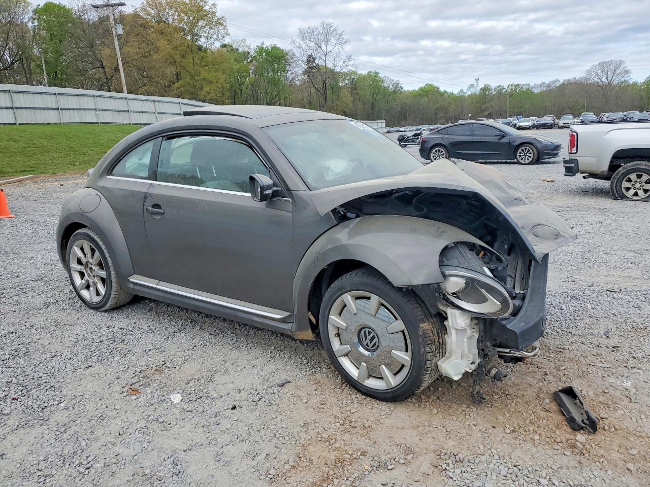 2018 Volkswagen Beetle Se - Фото 4