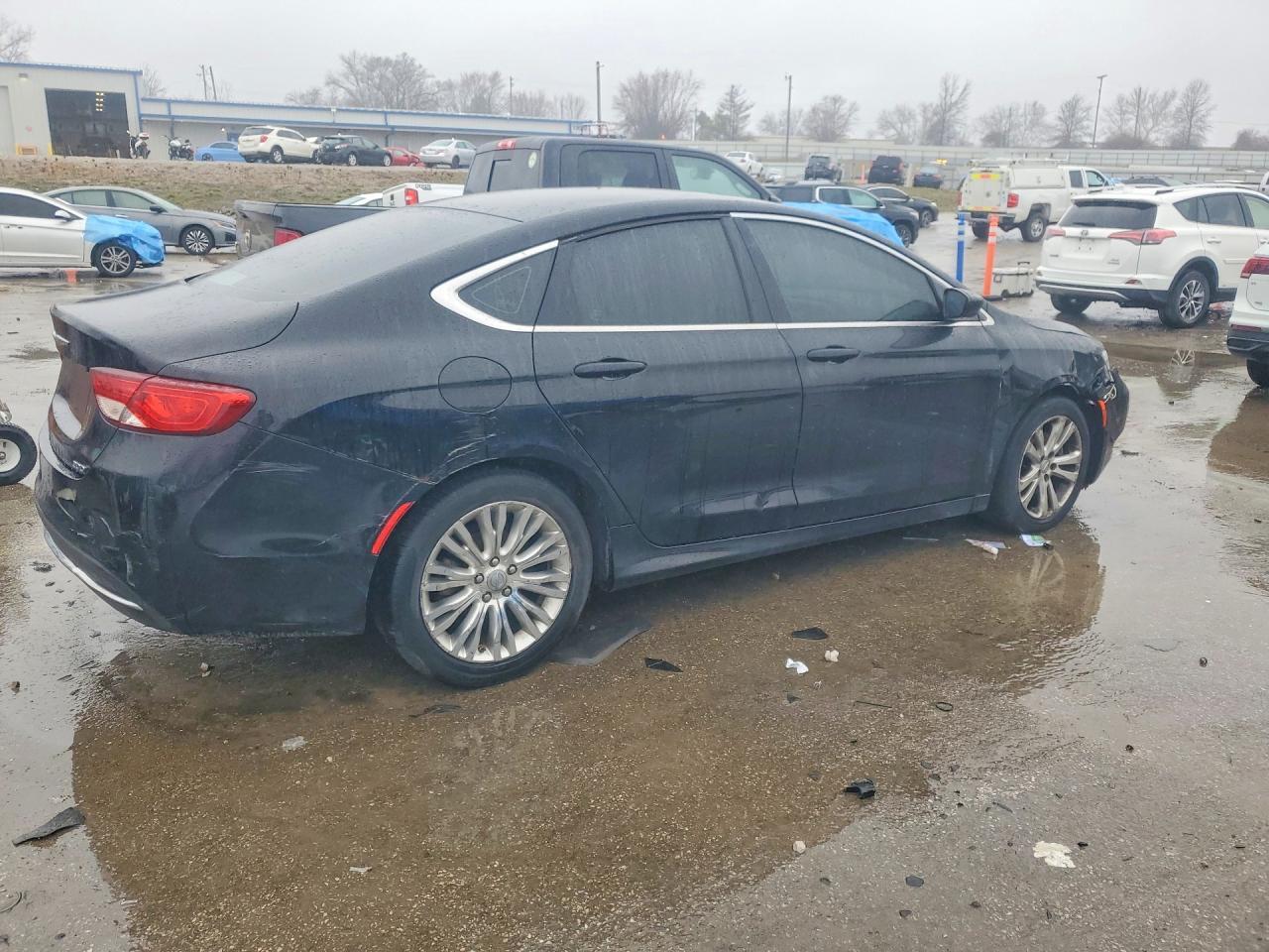 2015 Chrysler 200 Limited - Image 3