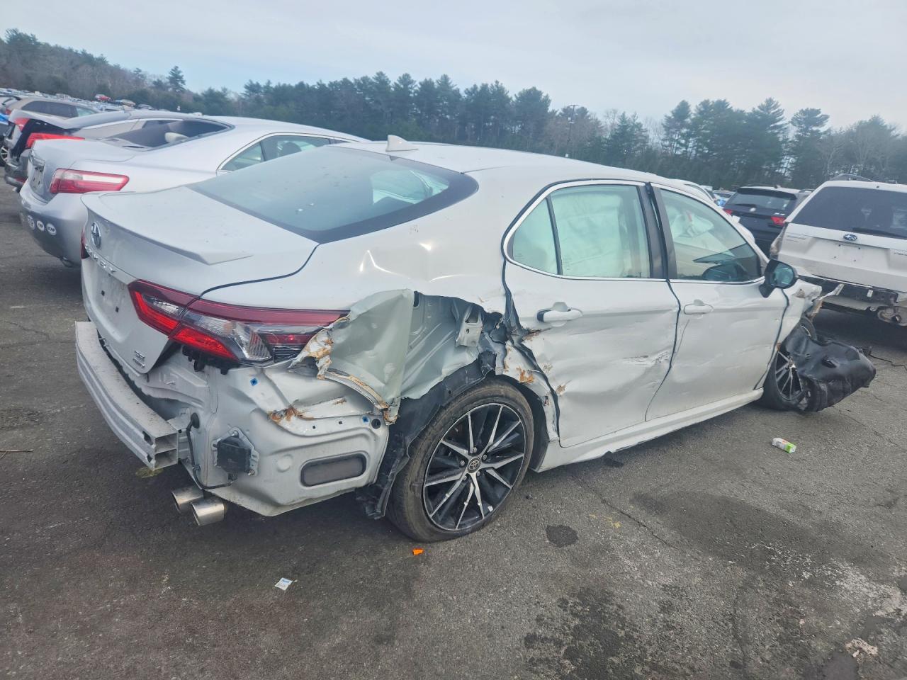 2023 Toyota Camry Se - Фото 3