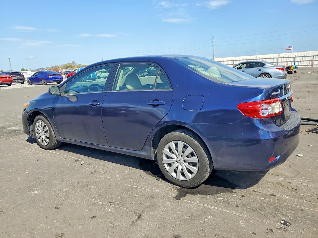 2013 Toyota Corolla Le - Фото 2