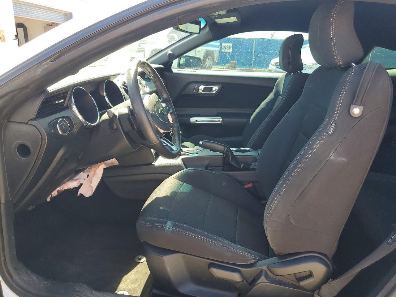 2015 Ford Mustang - Фото 7