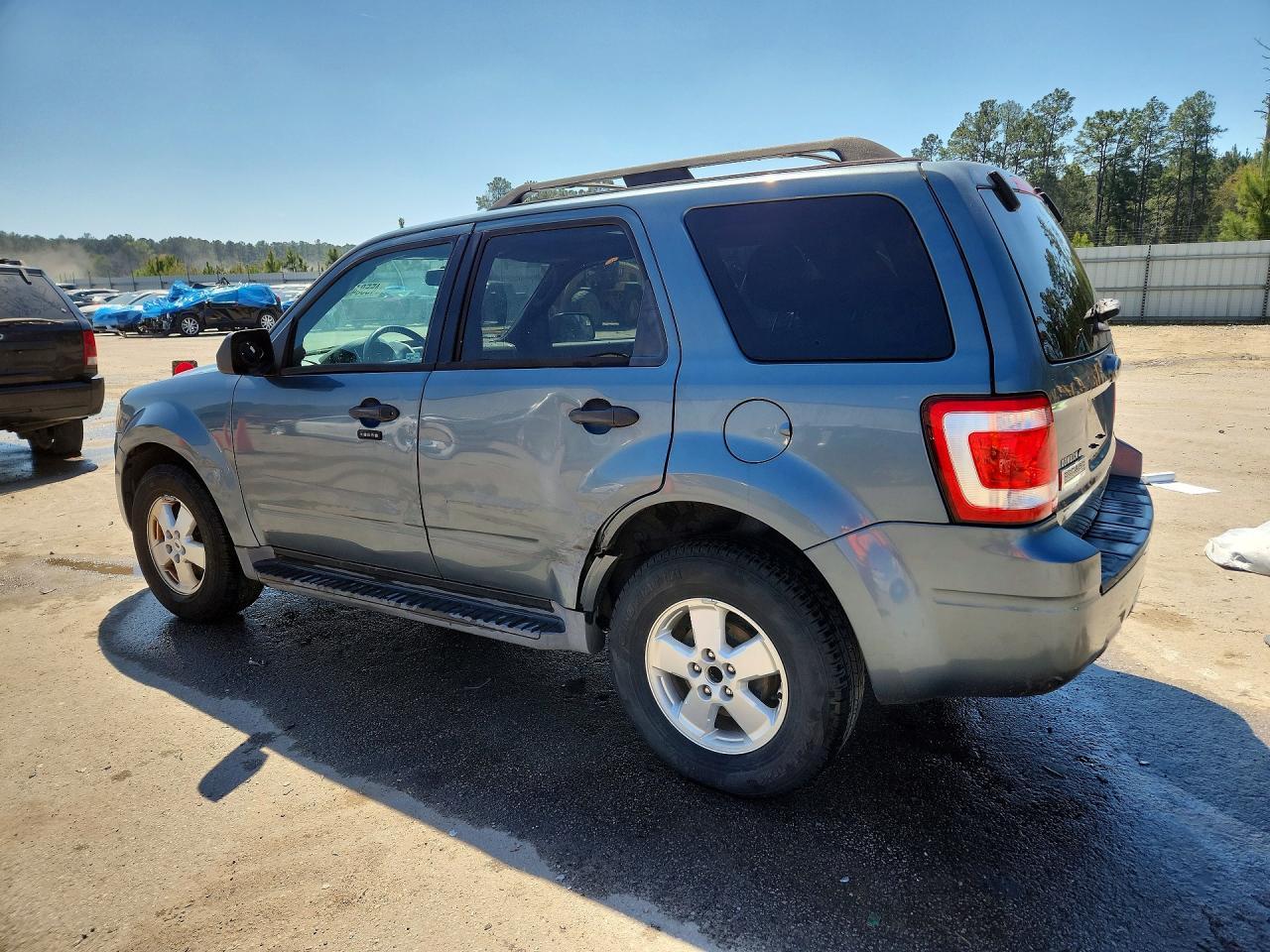 2011 Ford Escape Xlt - Фото 2