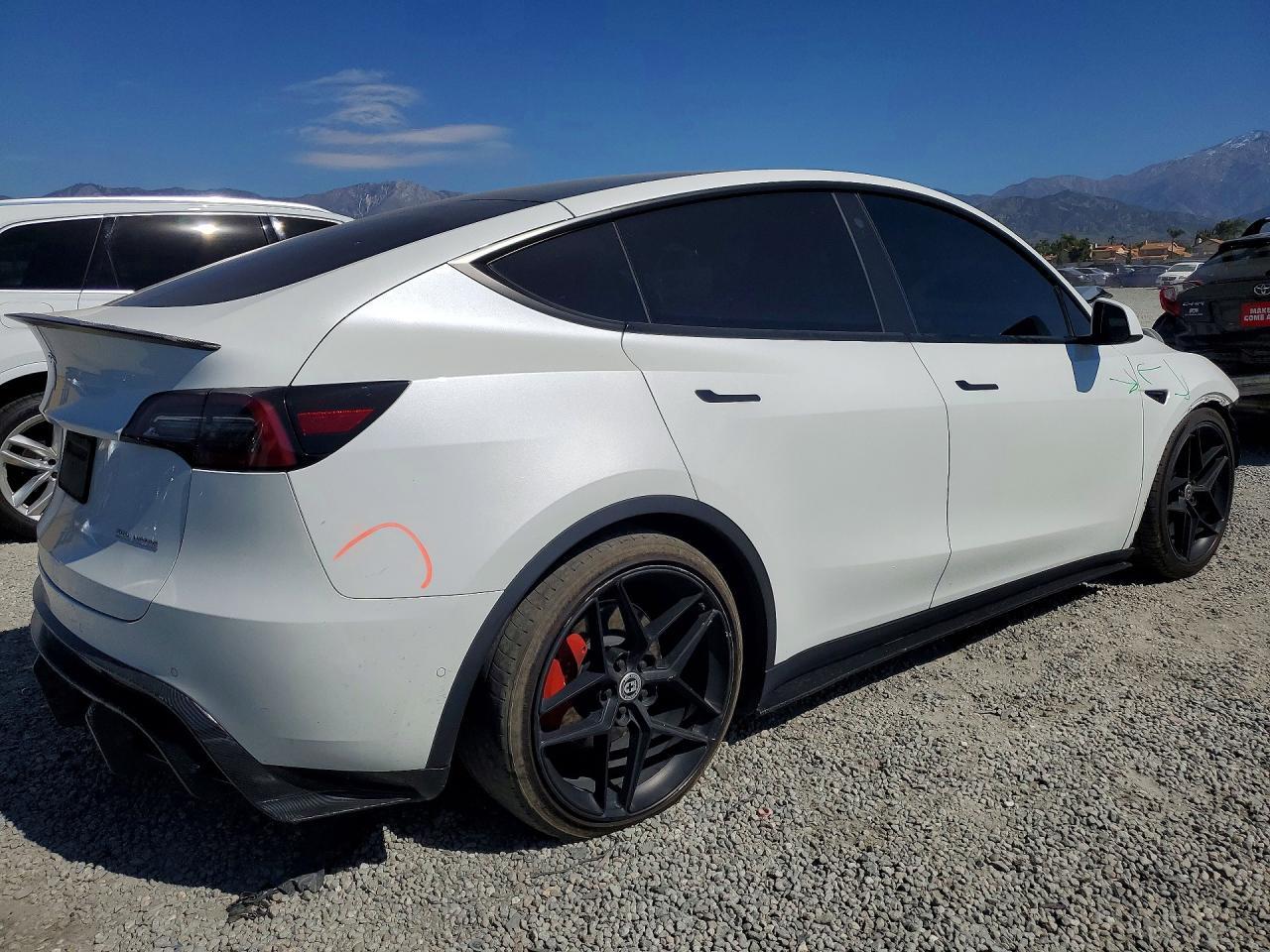 2022 Tesla Model Y - Фото 3