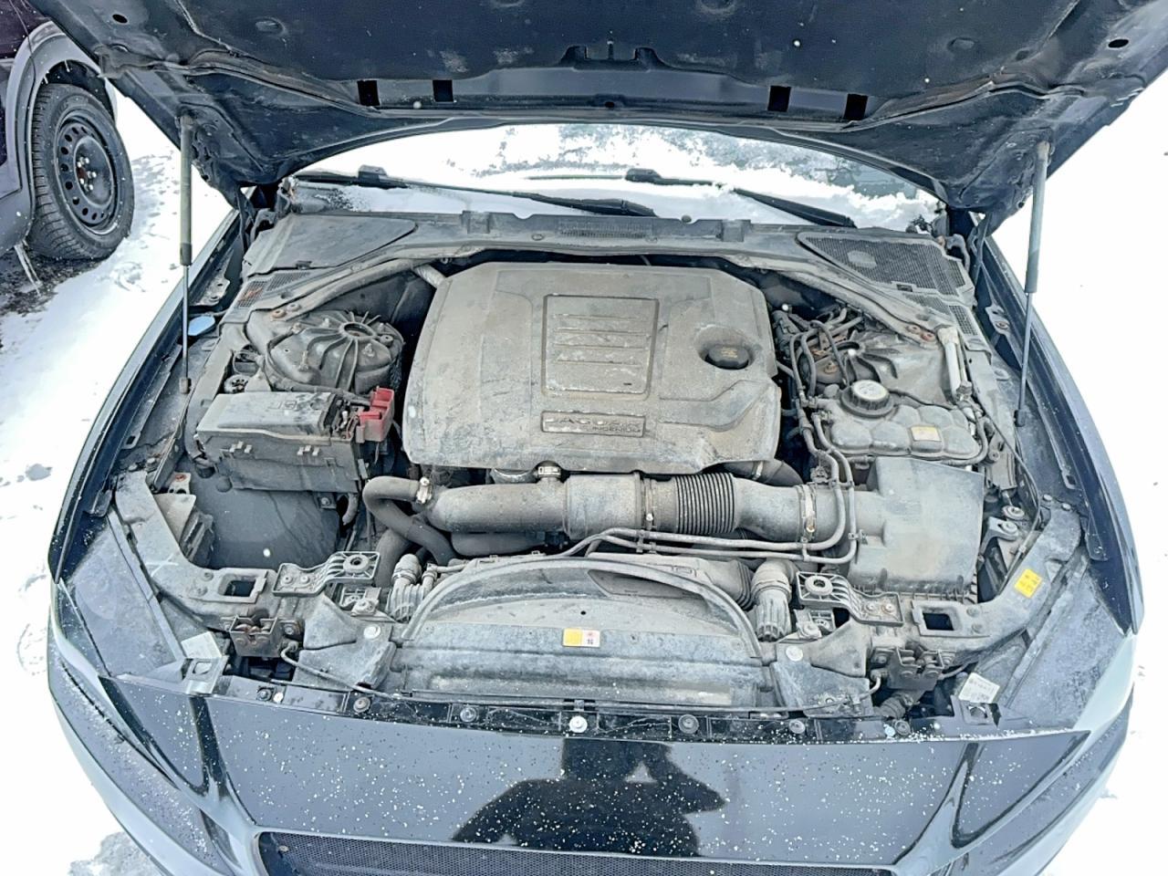 2018 Jaguar Xe Premium - Фото 7