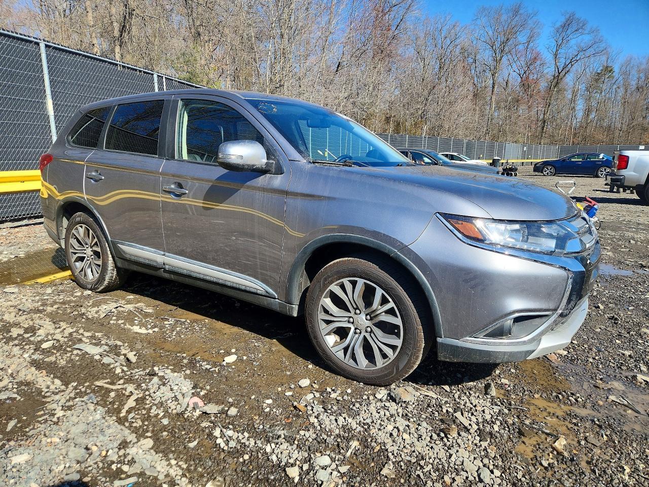 2017 Mitsubishi Outlander Se - Image 4