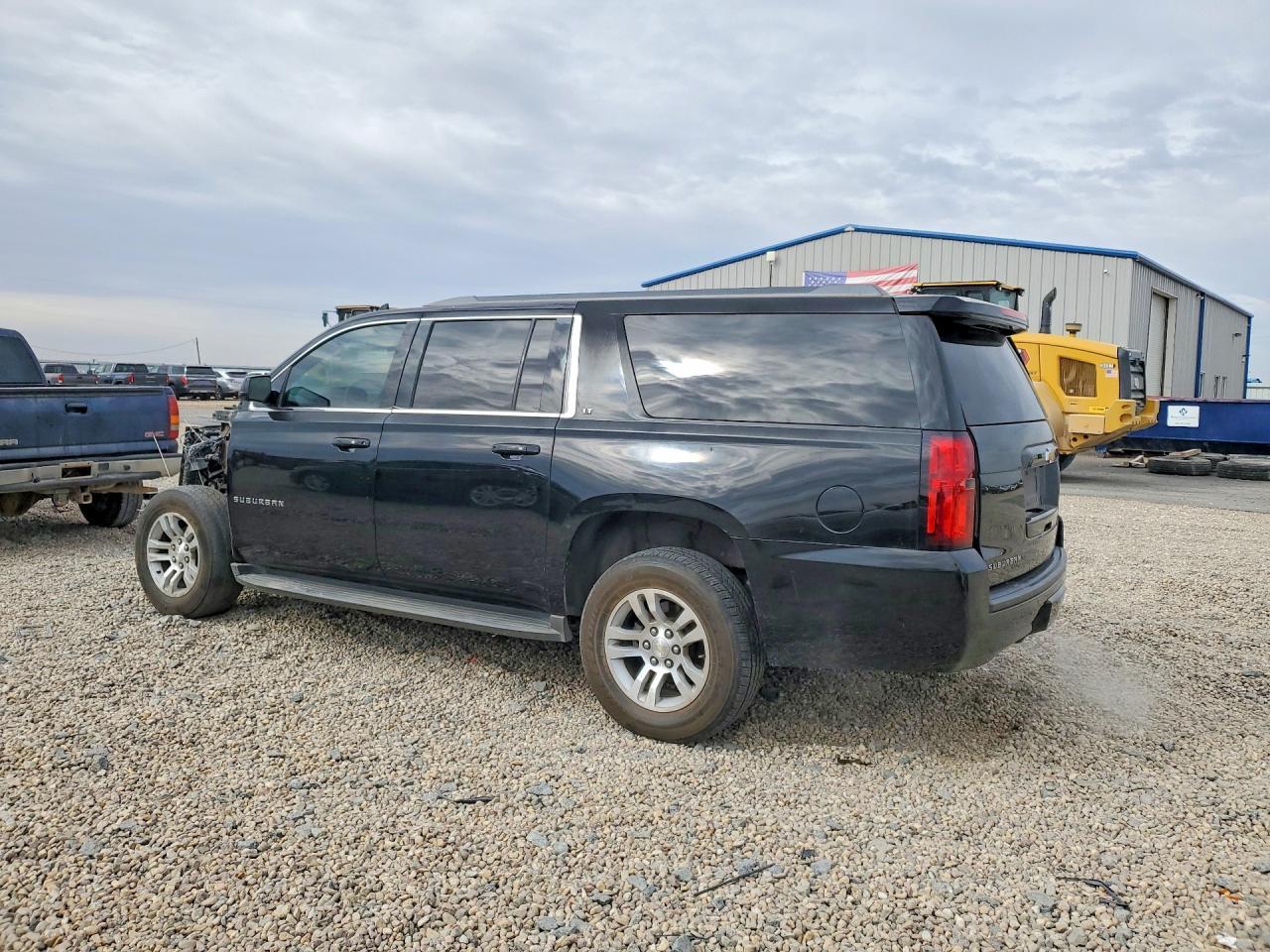 2015 Chevrolet Suburban K1500 Lt - Image 2