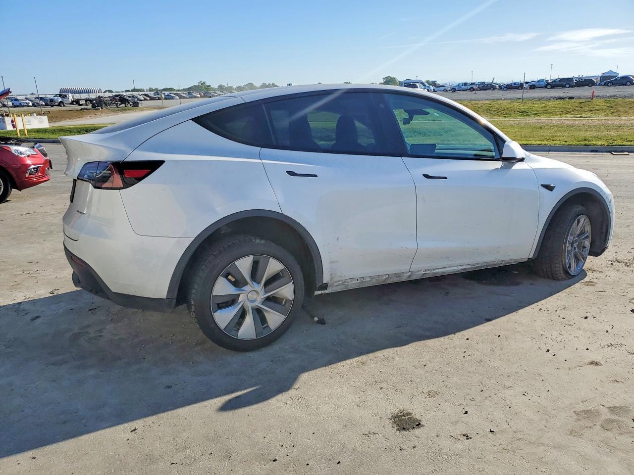 2023 Tesla Model Y - Фото 3