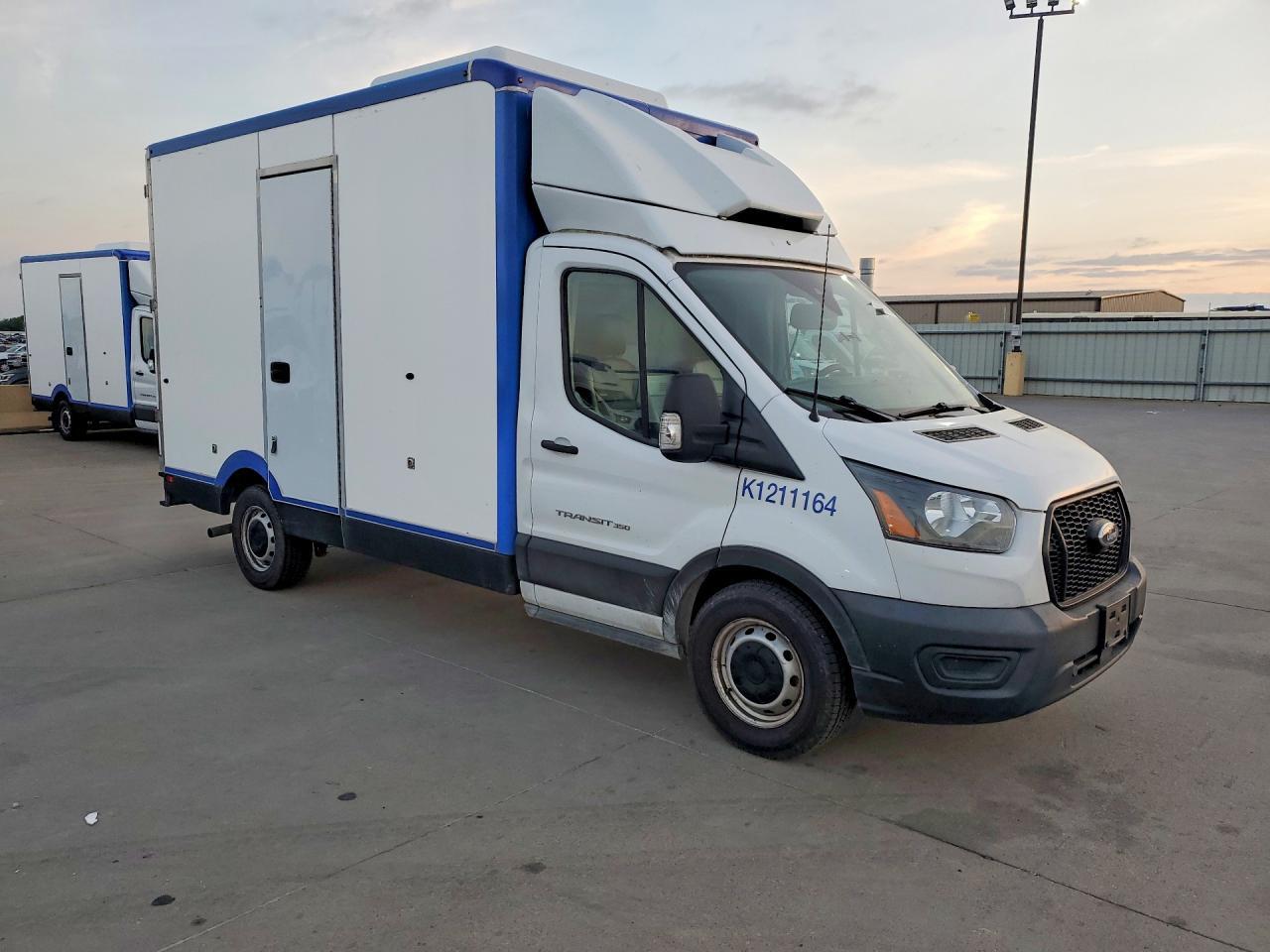 2021 Ford Transit Delivery Truck - Фото 4
