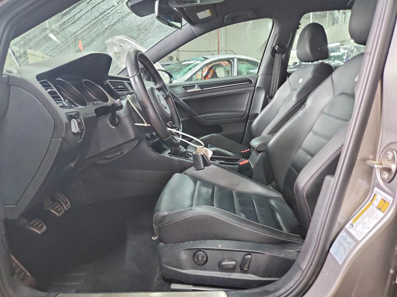 2016 Volkswagen Golf R - Image 7