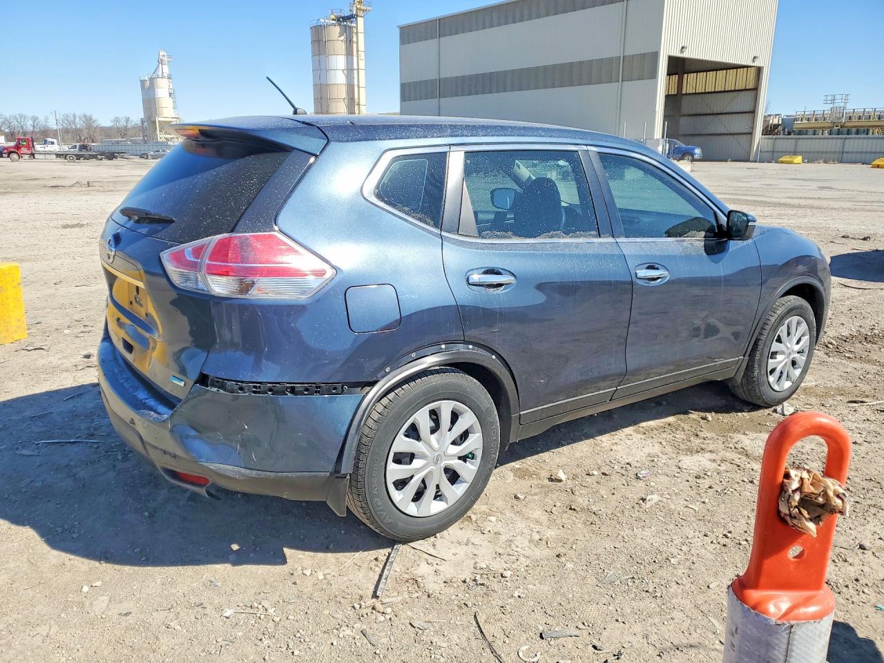 2014 Nissan Rogue S - Фото 3