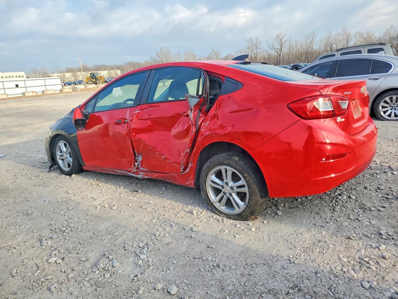2019 Chevrolet Cruze Ls - Фото 2