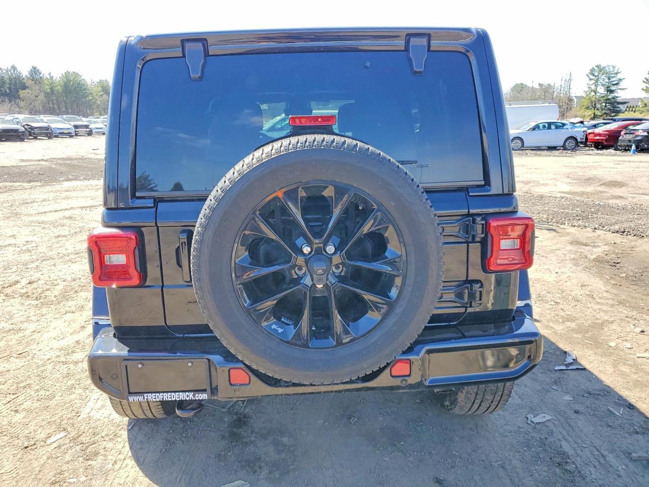 2023 Jeep Wrangler Sahara - Image 6