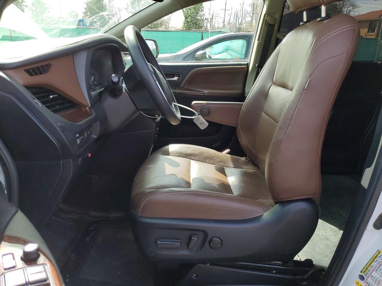 2019 Toyota Sienna Limited Premium 7-Passenger - Фото 7