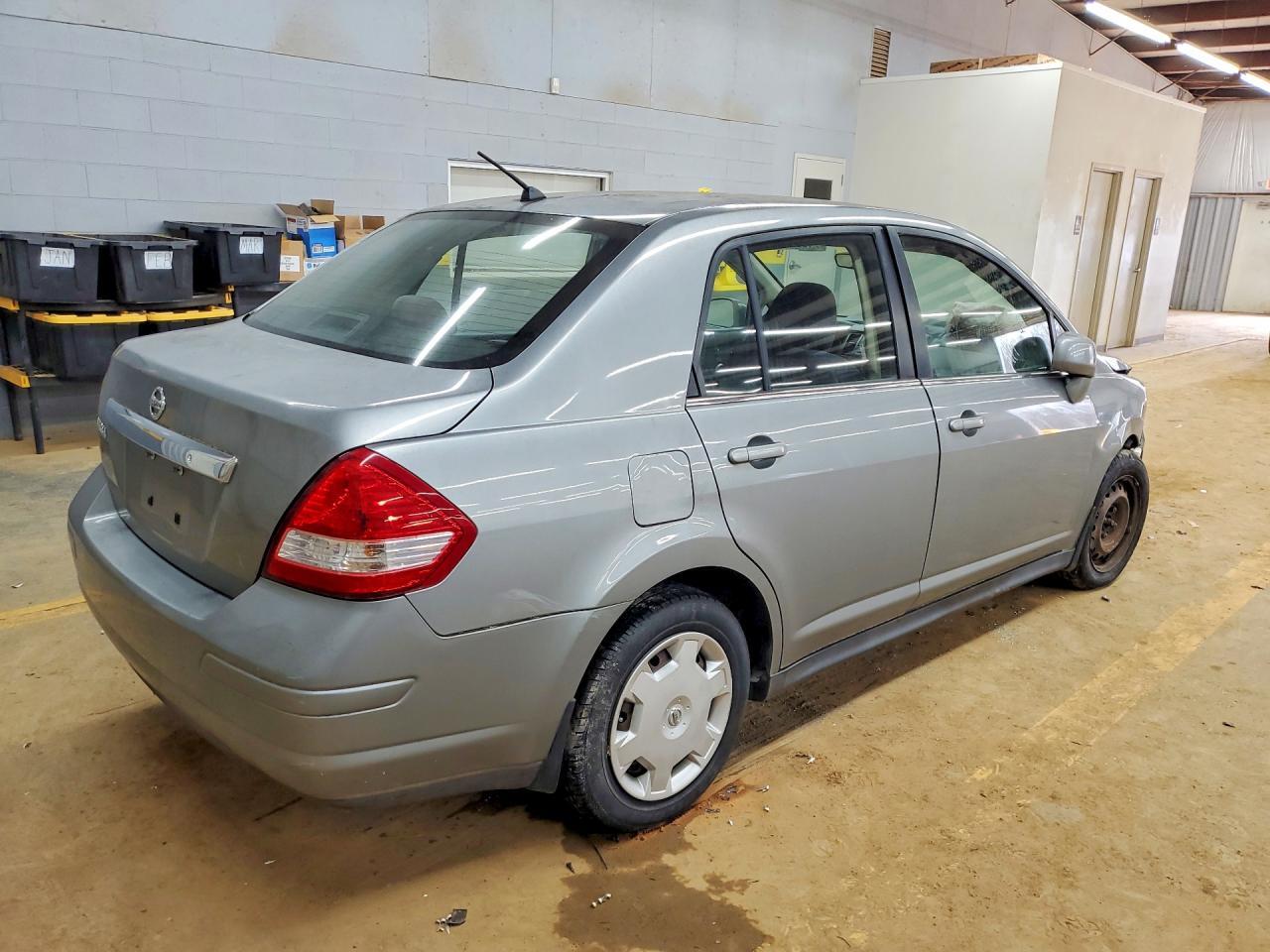 2009 Nissan Versa - Фото 3