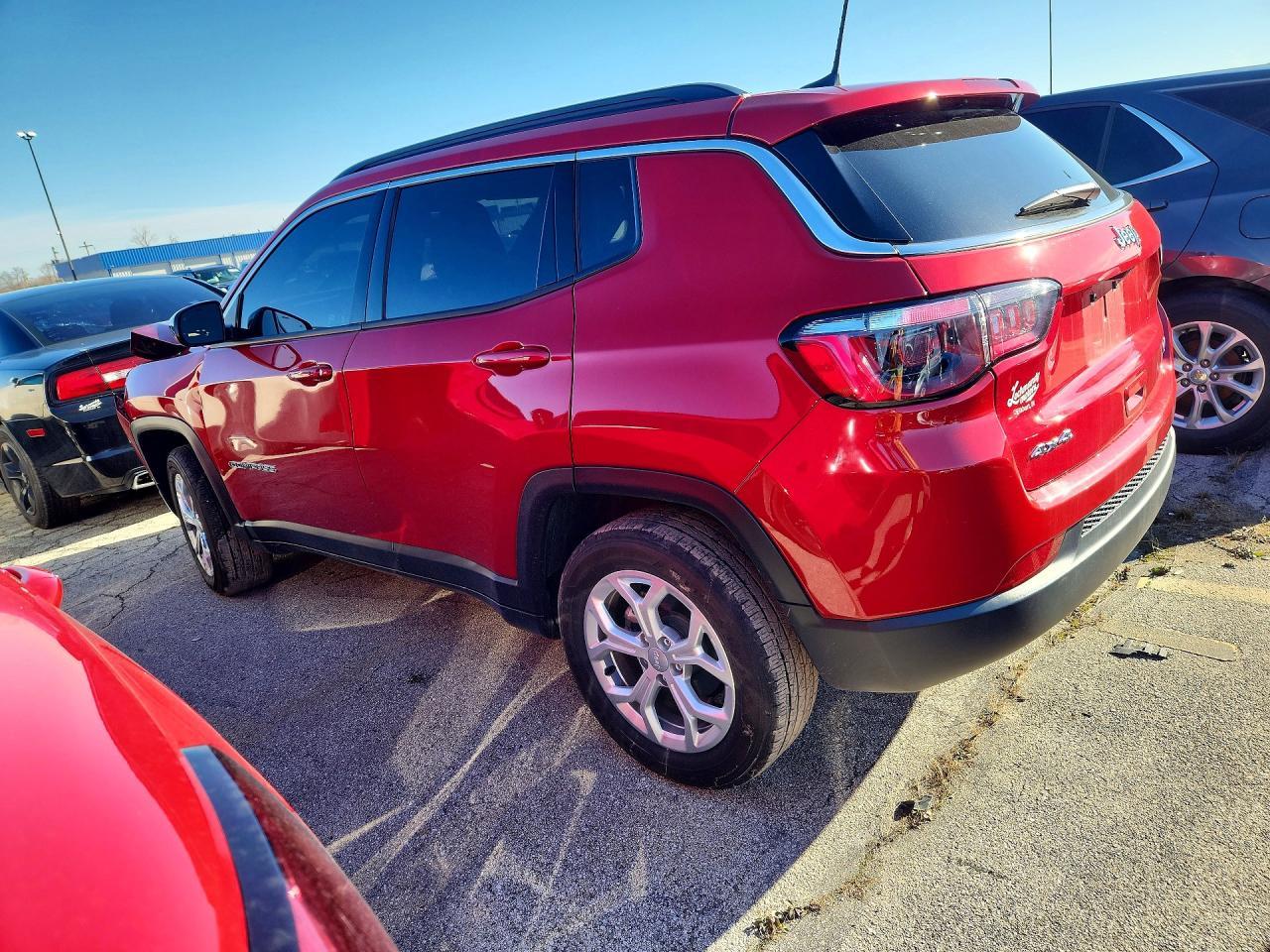 2024 Jeep Compass Latitude - Image 2