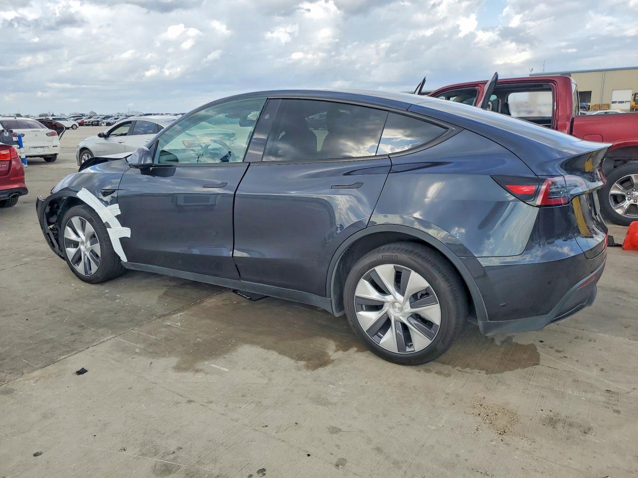 2024 Tesla Model Y - Фото 2