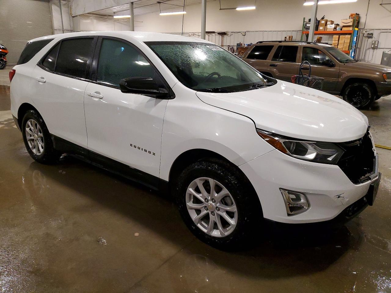 2020 Chevrolet Equinox Ls - Фото 4