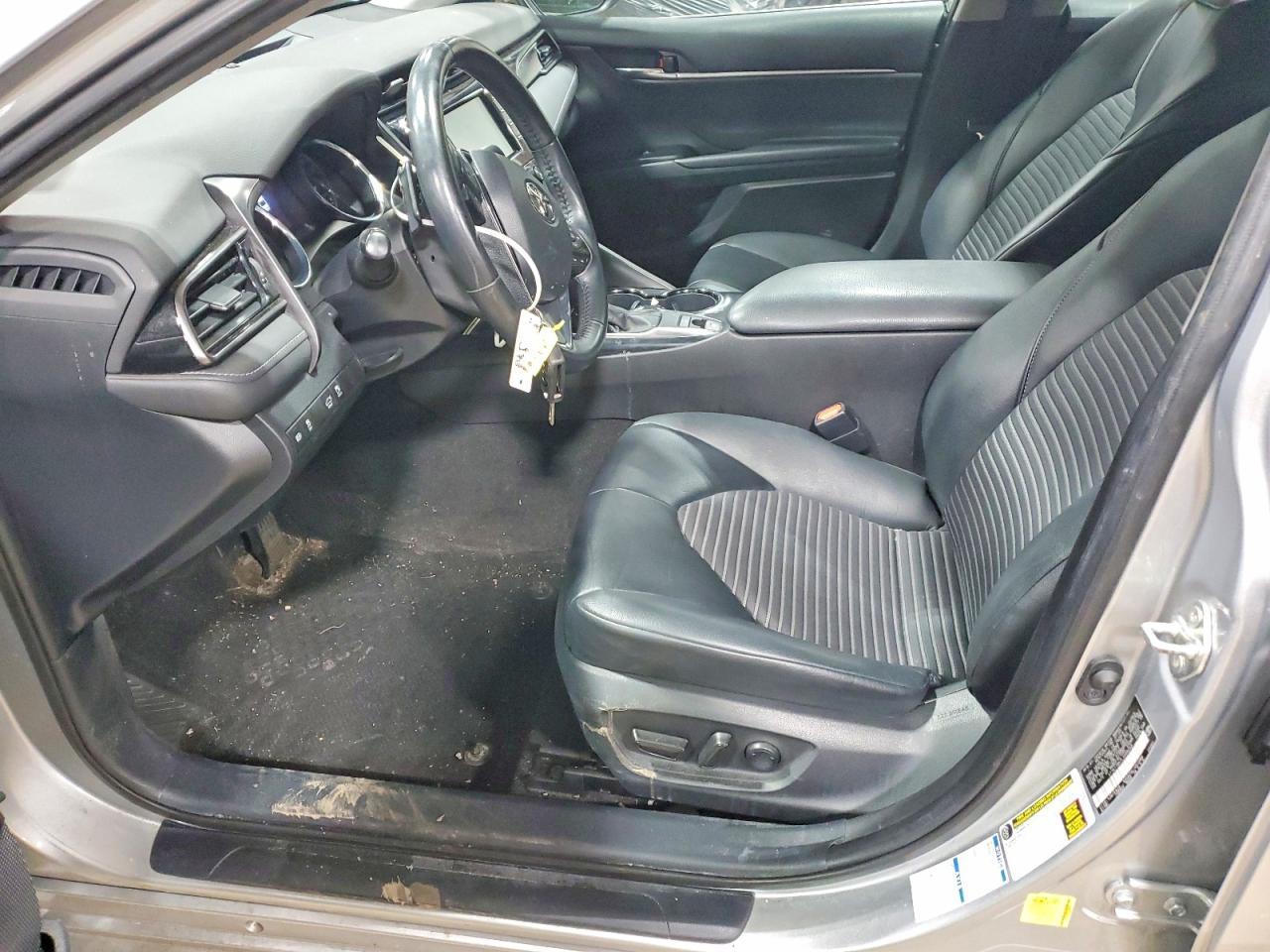 2020 Toyota Camry Se - Image 7