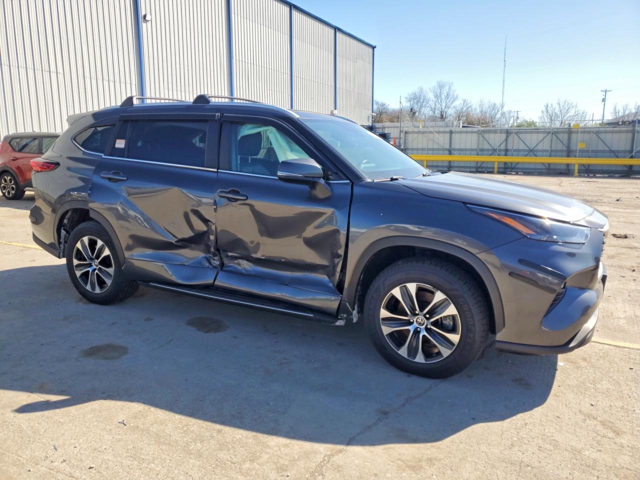 2023 Toyota Highlander Xle - Image 4