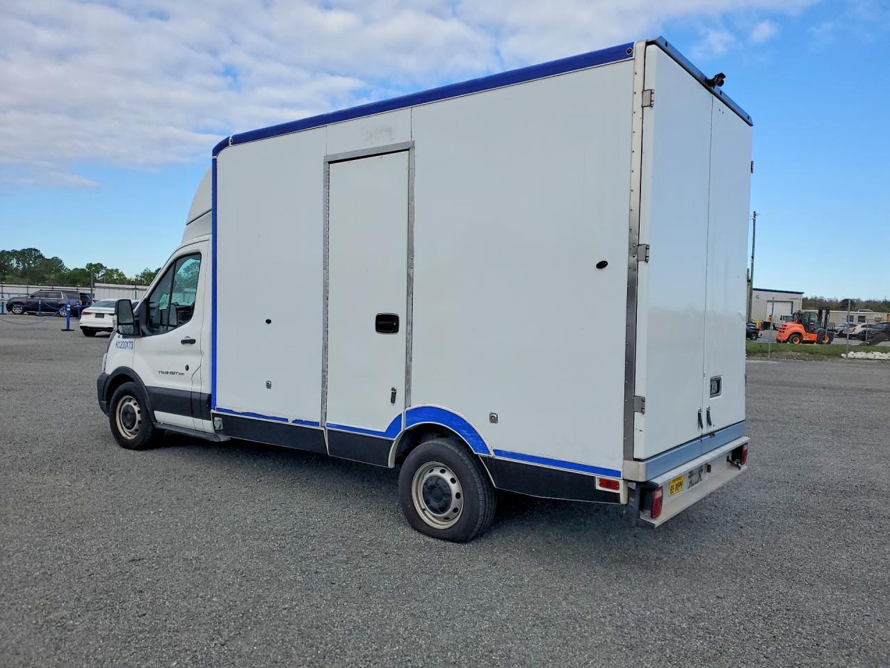2020 Ford Transit Delivery Truck - Фото 2