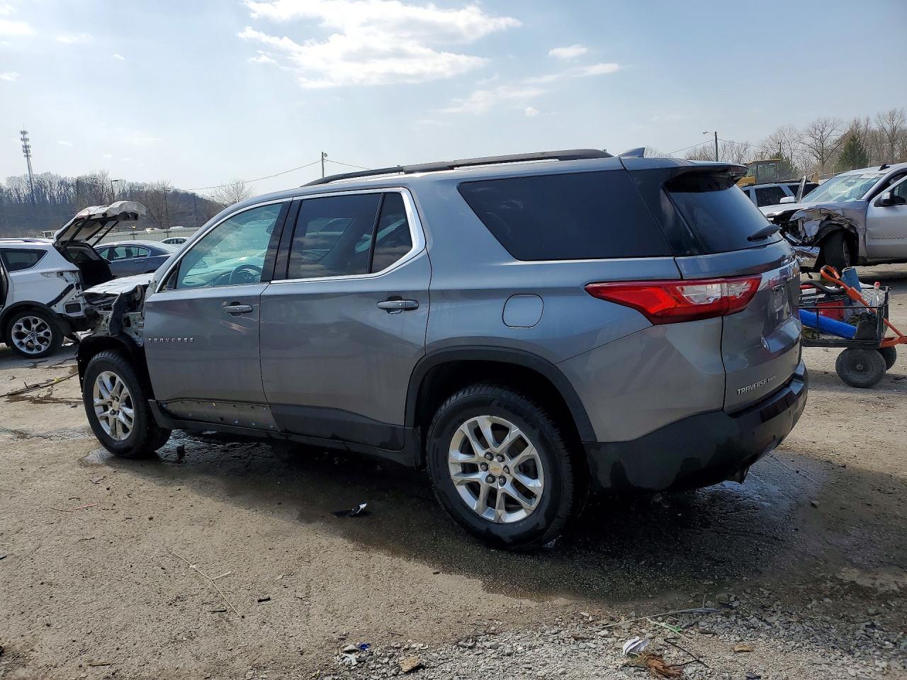2021 Chevrolet Traverse Lt - Фото 2