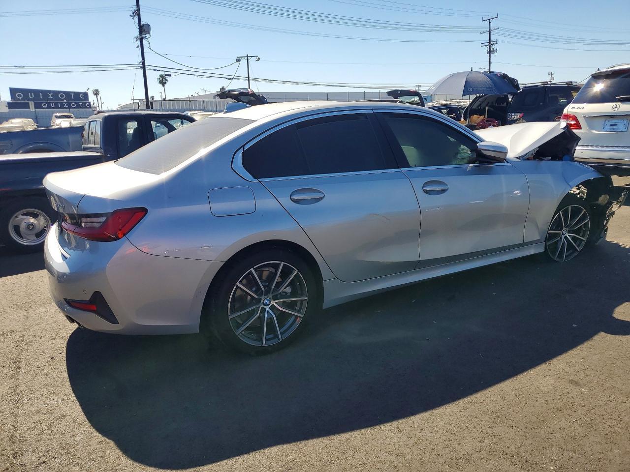 2019 BMW 330I - Фото 3