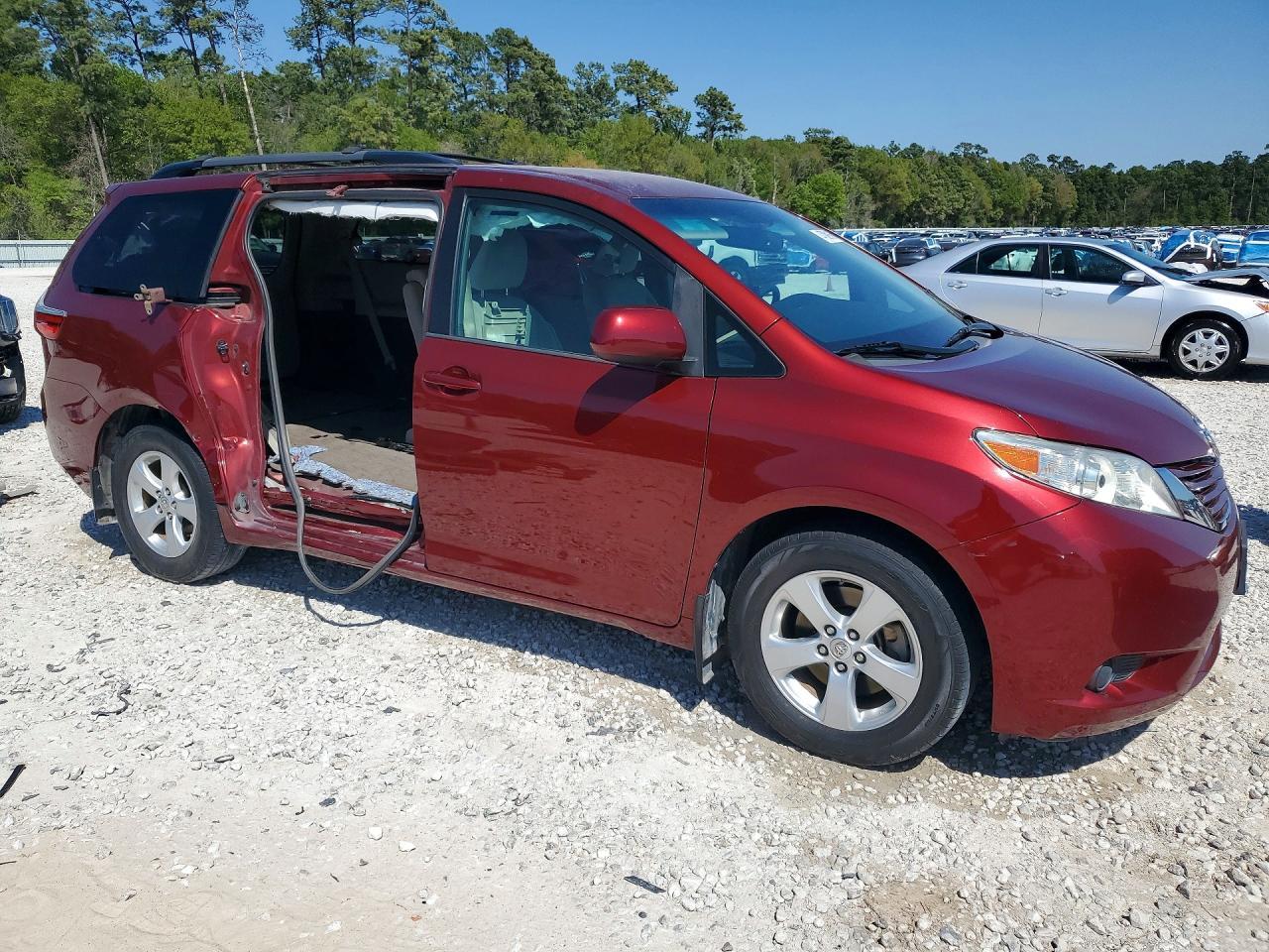 2016 Toyota Sienna Le 8-Passenger - Фото 4