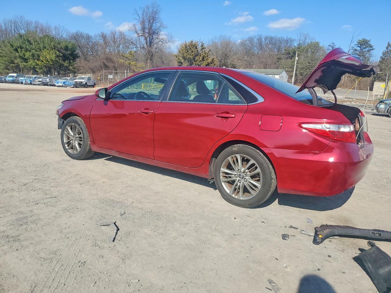 2017 Toyota Camry Le - Фото 2