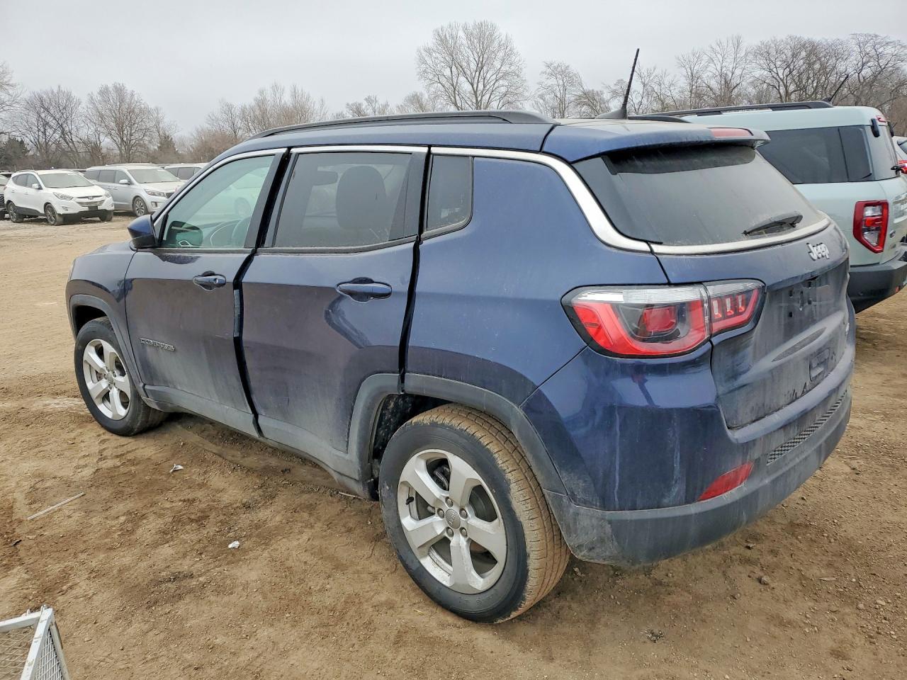 2019 Jeep Compass Latitude - Image 2