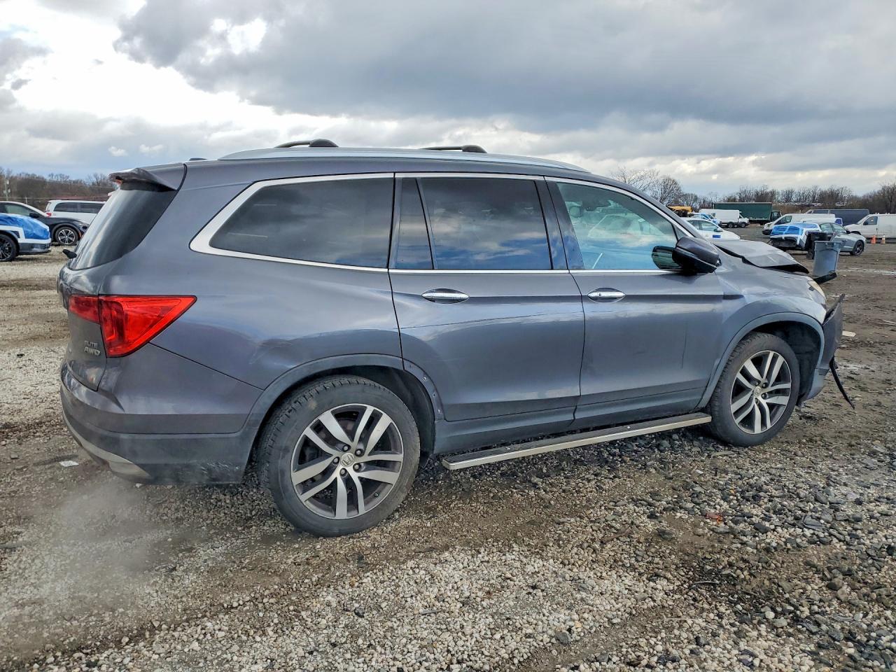 2016 Honda Pilot Elite - Image 3