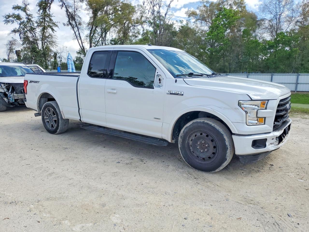 2016 Ford F150 Super Cab - Фото 4