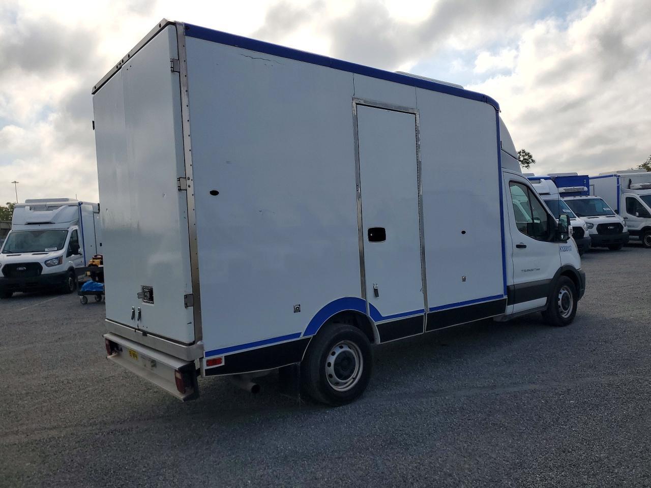 2020 Ford Transit Delivery Truck - Фото 3