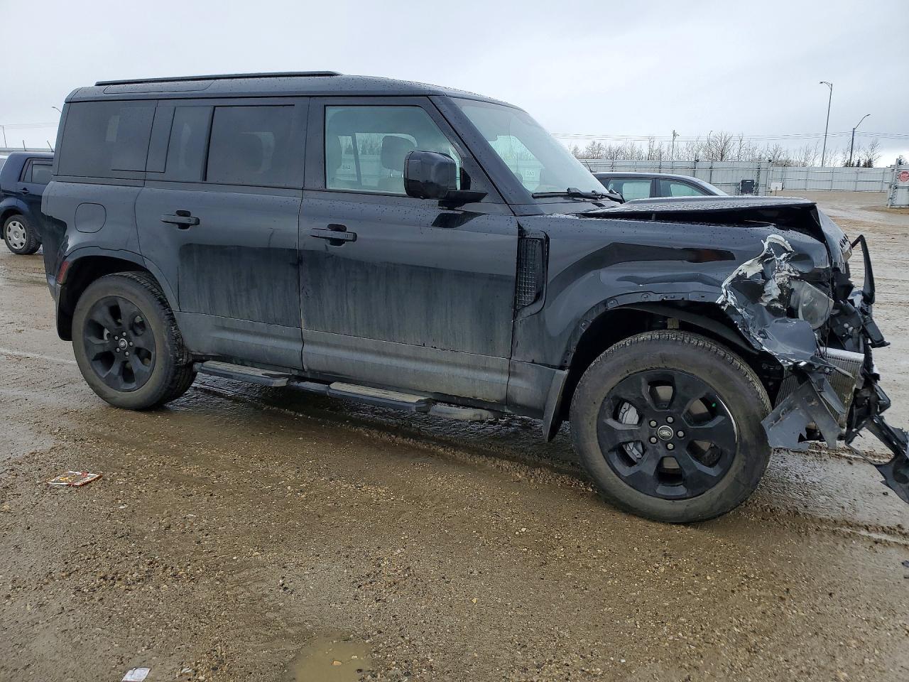 2025 Land Rover Defender 110 S - Image 4