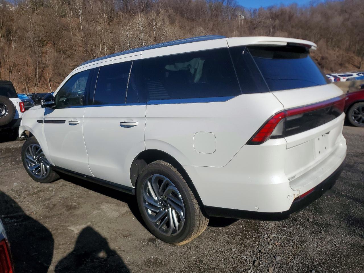 2025 Lincoln Navigator Reserve - Фото 2