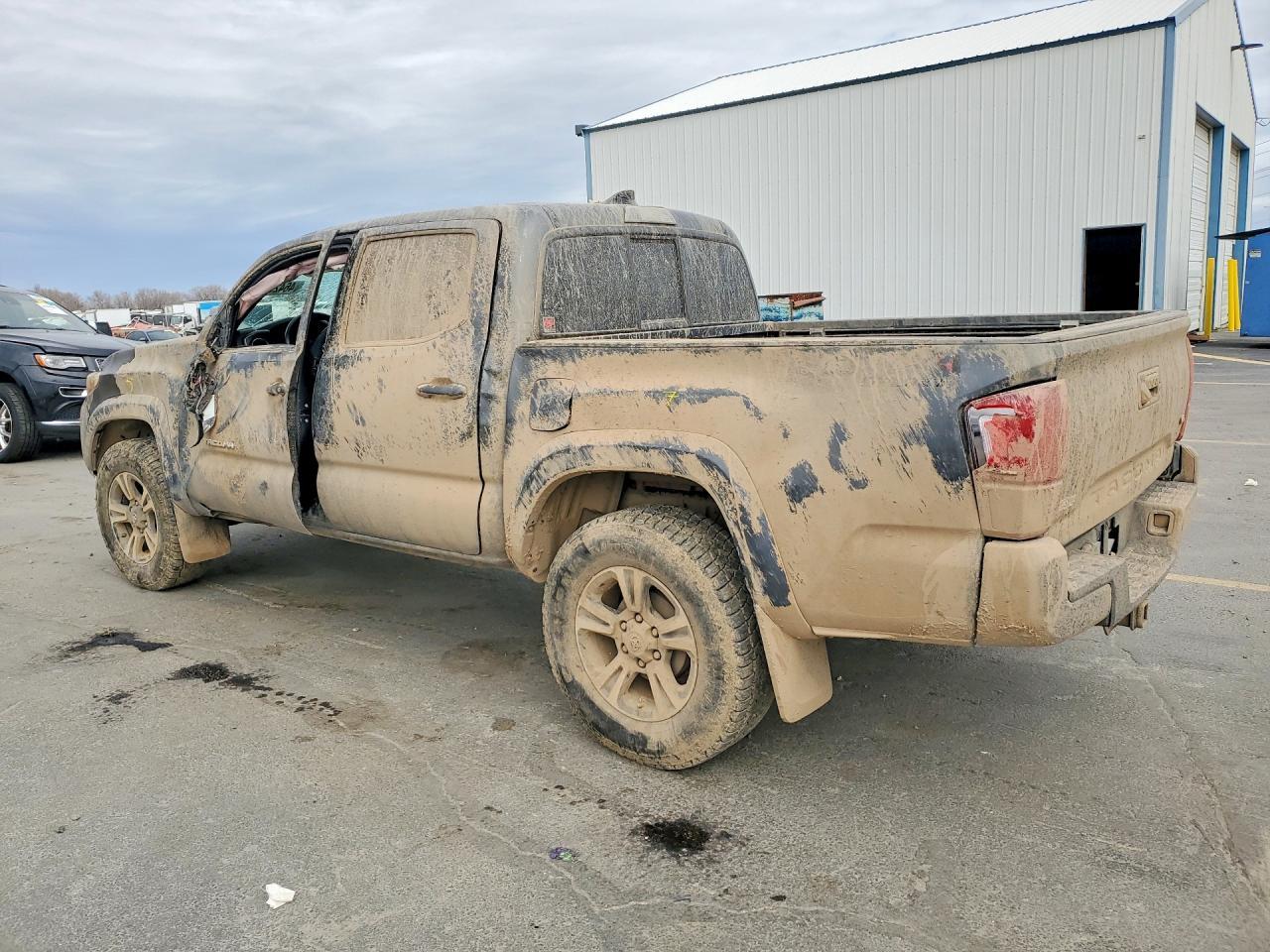 2016 Toyota Tacoma - Фото 2