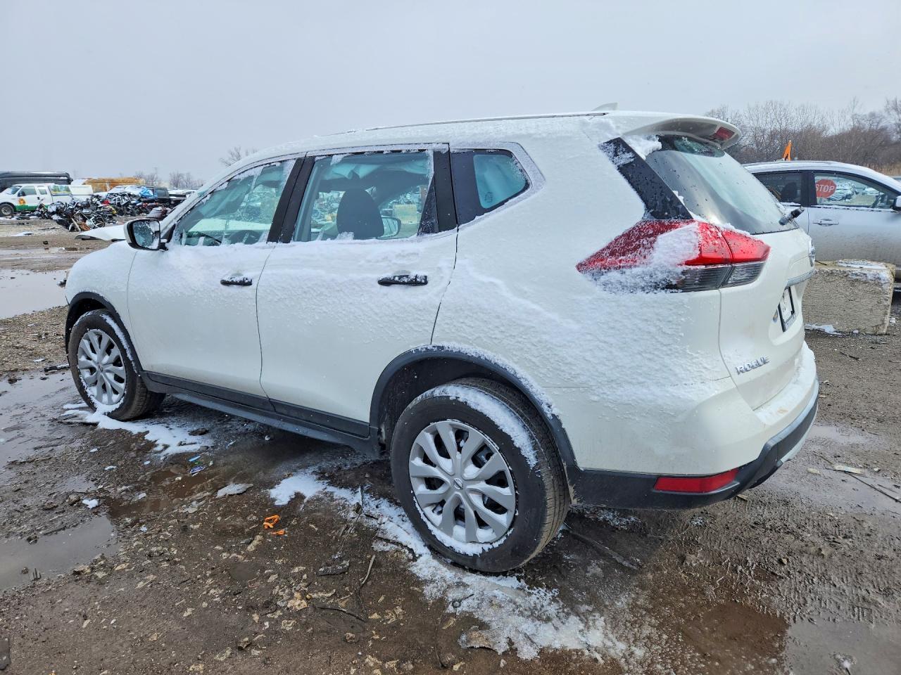 2020 Nissan Rogue S - Фото 2
