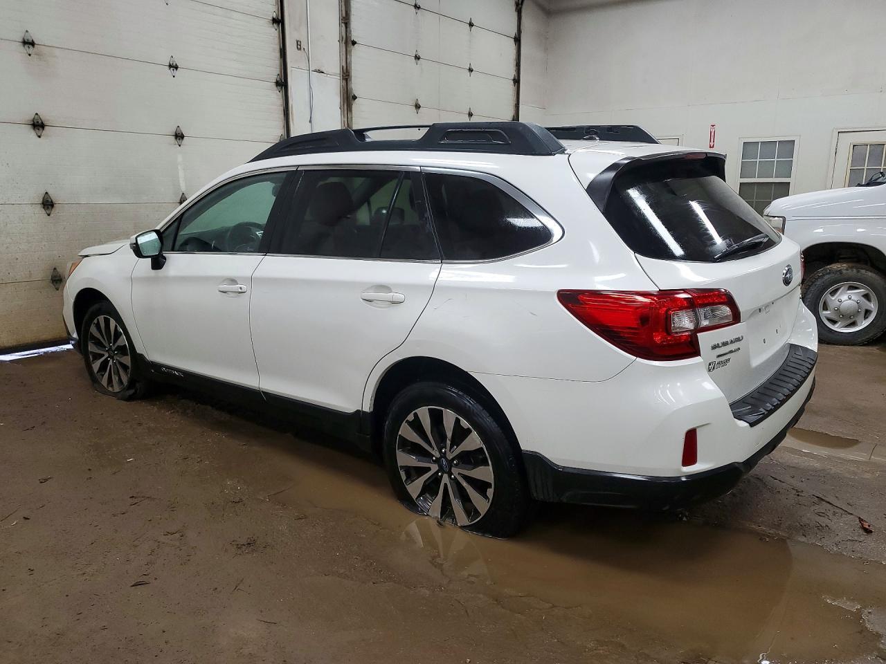 2015 Subaru Outback 2.5I Limited - Фото 2