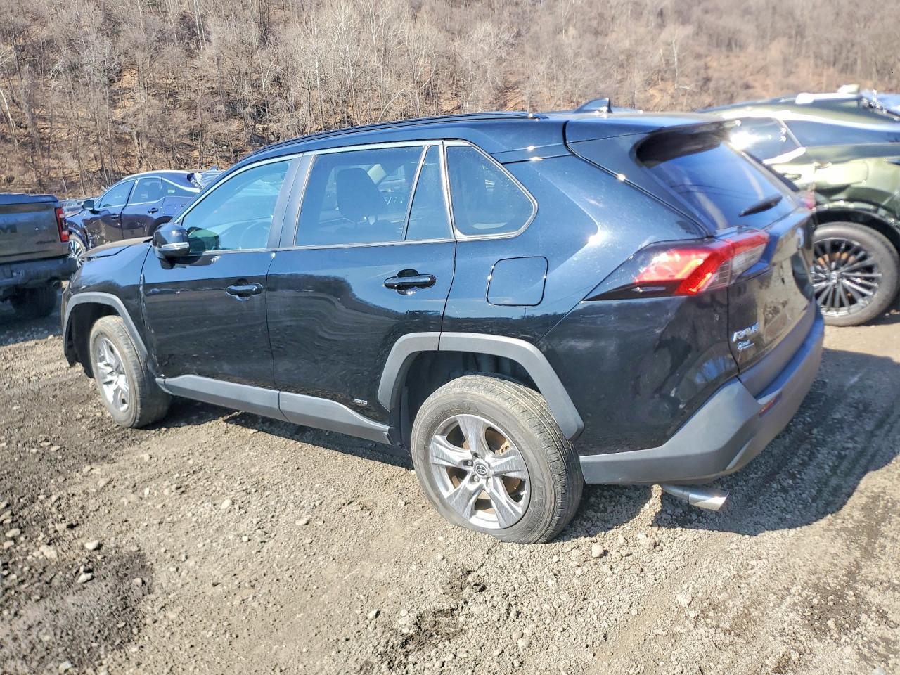 2024 Toyota Rav4 Hybrid Le - Image 2