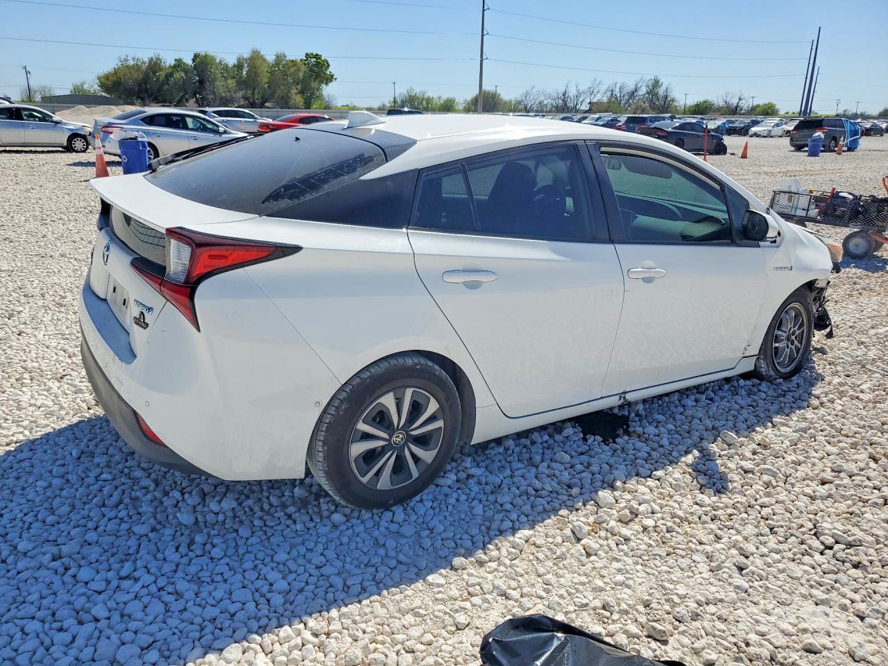 2021 Toyota Prius Le - Фото 3