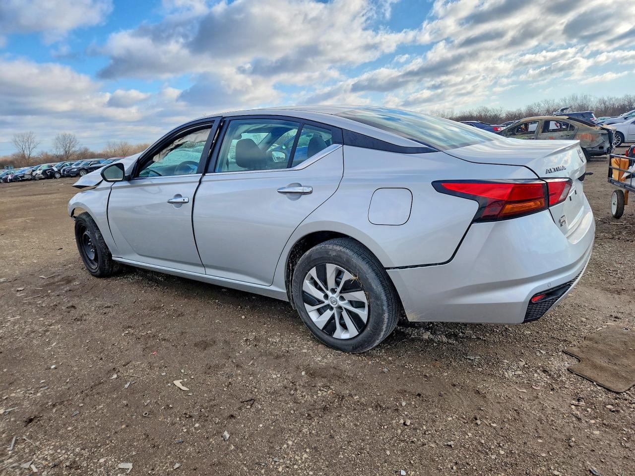 2024 Nissan Altima 2.5 S - Фото 2
