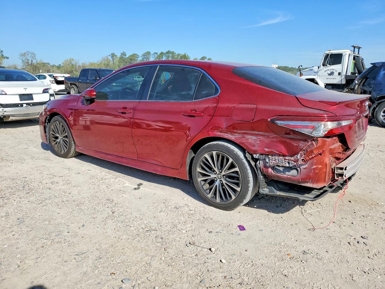 2018 Toyota Camry Se - Фото 2