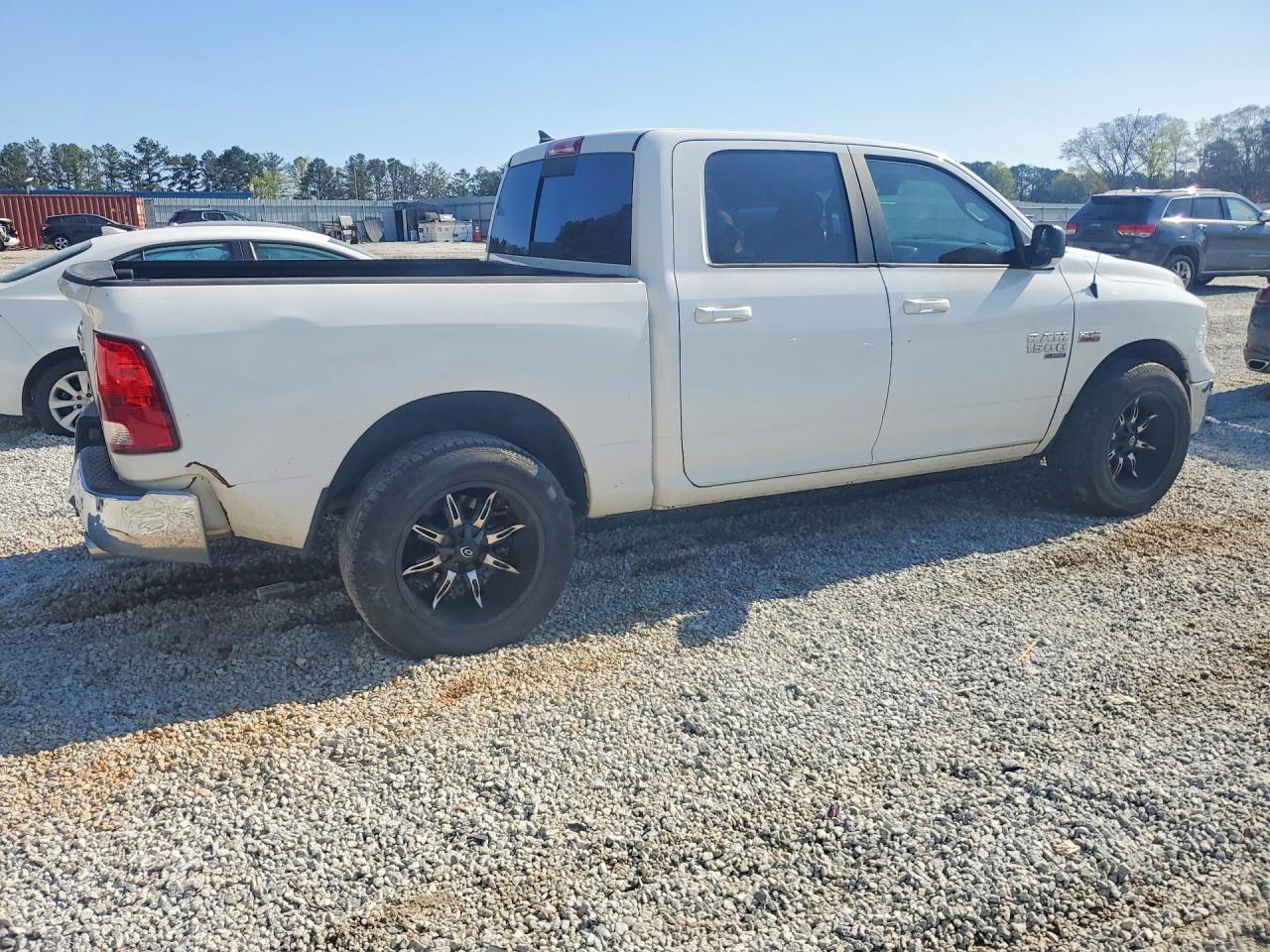2019 Ram 1500 Classic Slt - Image 3