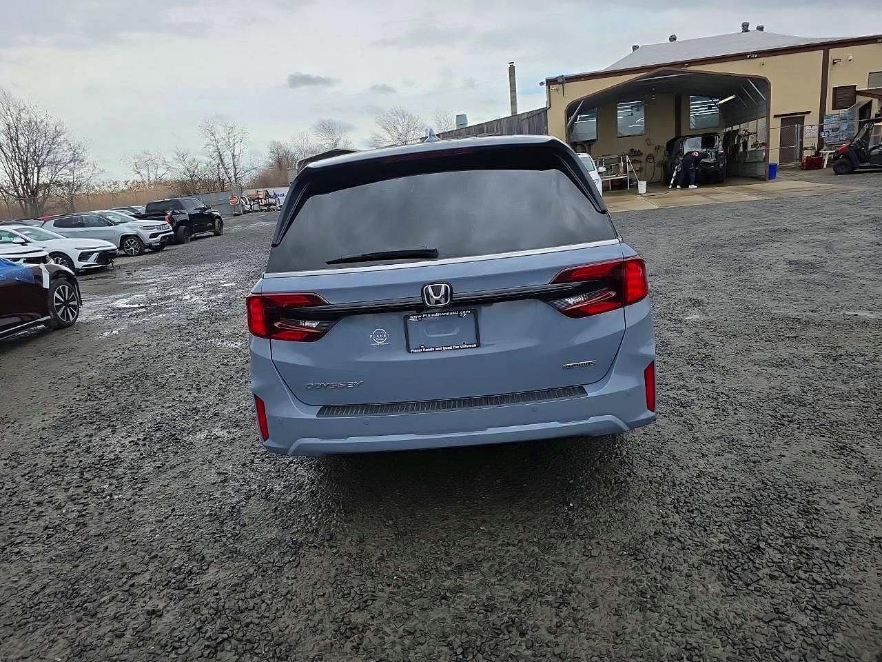 2025 Honda Odyssey Touring - Фото 6