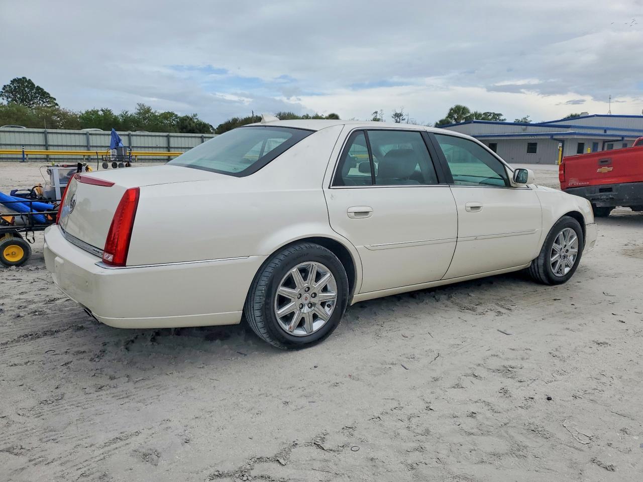 2011 Cadillac Dts Premium Collection - Фото 3