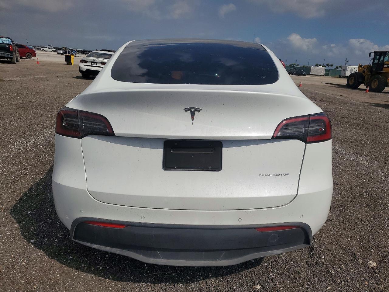 2022 Tesla Model Y - Фото 6