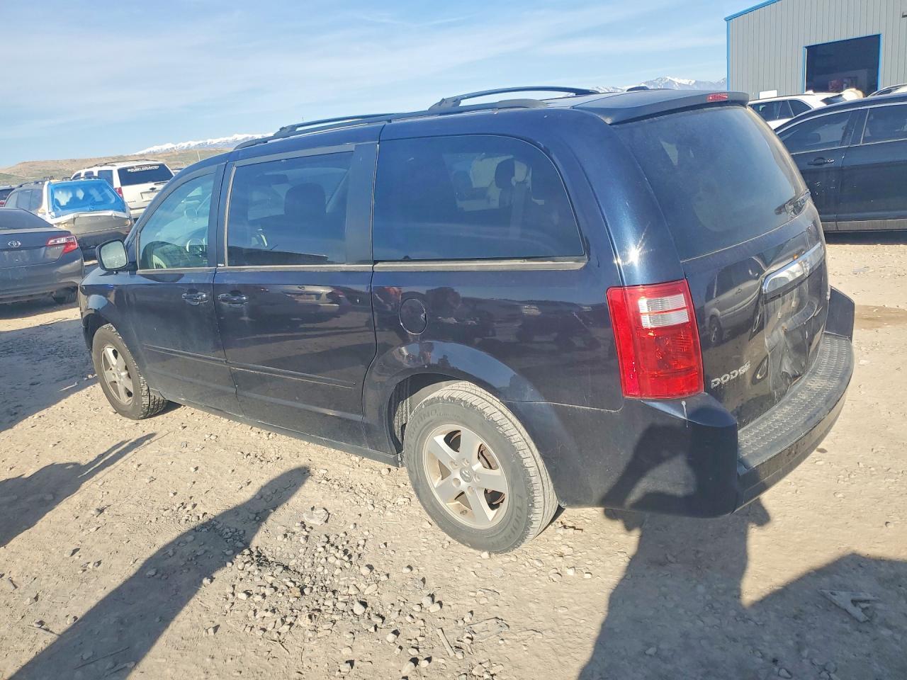 2010 Dodge Grand Caravan Hero - Image 2