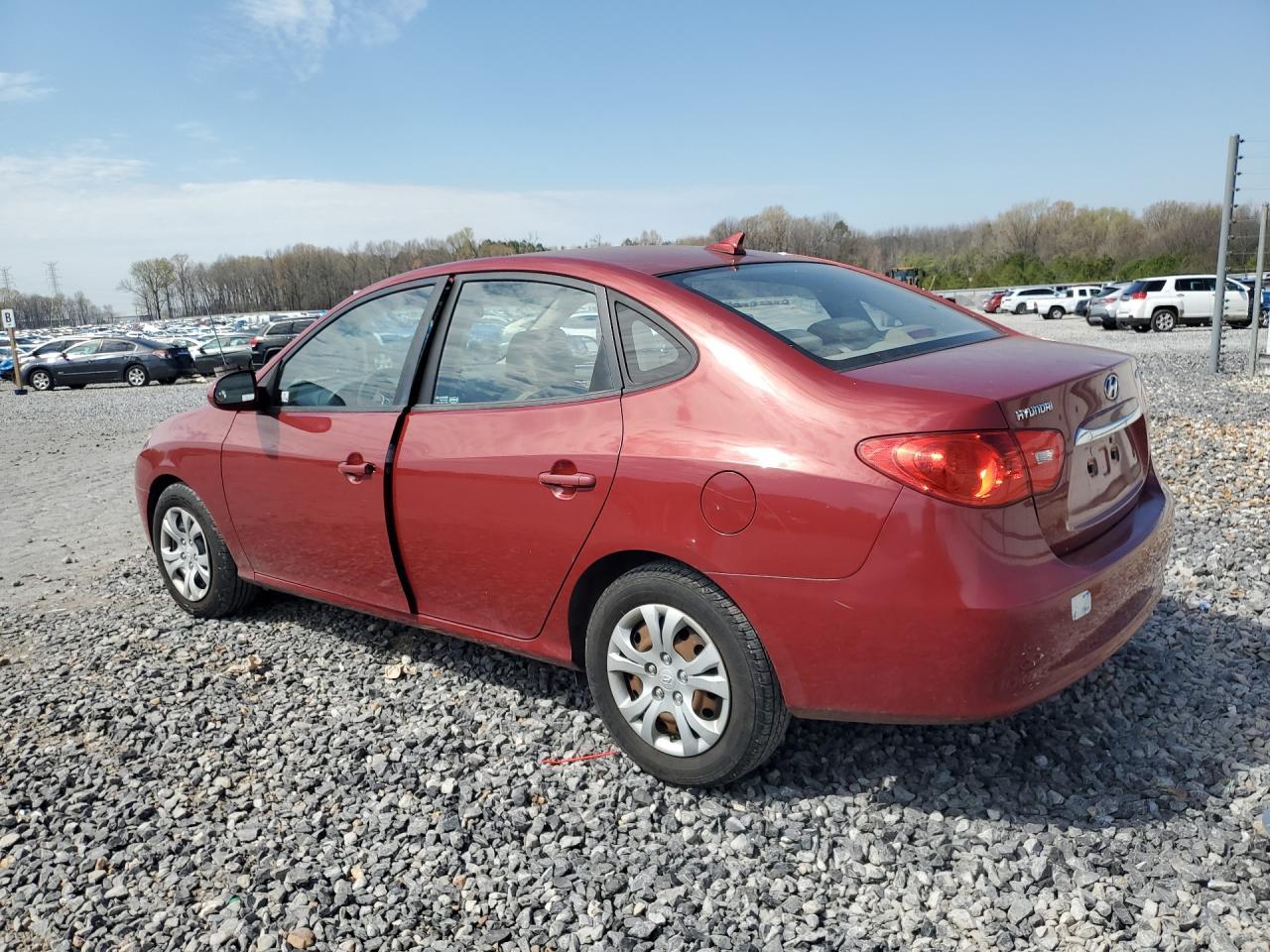 2010 Hyundai Elantra - Image 2